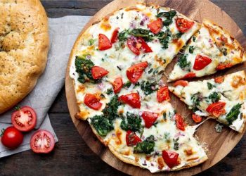 Fladenbrot-Pizza mit Spinat