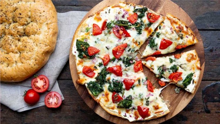 Fladenbrot-Pizza mit Spinat