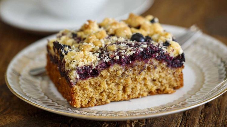 Fruchtiger Heidelbeerkuchen mit Streuseln