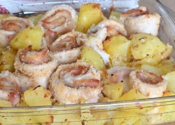Gebackene Hähnchen- und Kartoffelrouladen