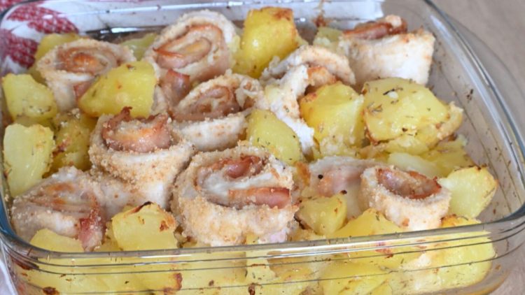 Gebackene Hähnchen- und Kartoffelrouladen