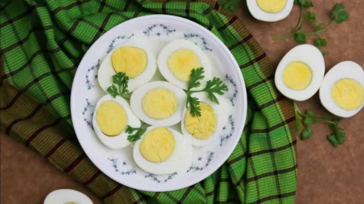 Hartgekochte Eier mit blau-grünem Rand: Kann man das essen?