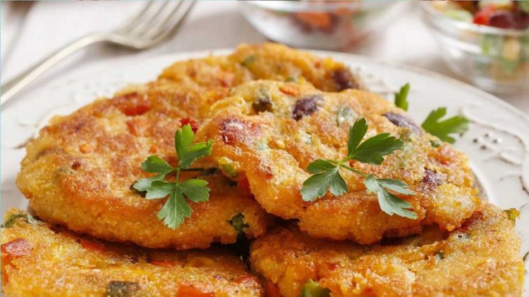 Knusprige Tex-Mex-Kartoffelpuffer mit Gemüse: Einfaches Snack-Rezept