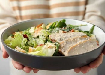 Kochen ohne Kohlenhydrate: Einfache und schnelle Low Carb Rezepte mit Salat, Fisch und Eiern