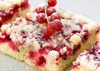 Omas Rezept: Schneller Johannisbeerkuchen vom Blech