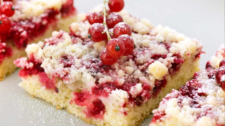 Omas Rezept: Schneller Johannisbeerkuchen vom Blech