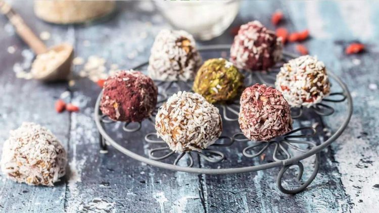 Rezept für weihnachtliche Energyballs – einfach, lecker und gesund