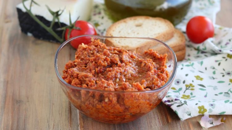Sonnengetrocknetes Tomaten-Pesto