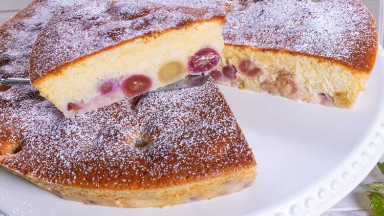 Traubenkuchen: Rezept für einen Rührkuchen – einfach, schnell und saftig