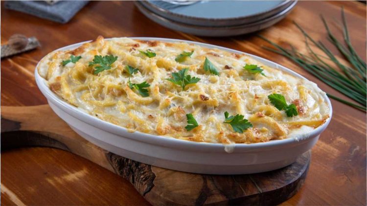 Überbackene Spätzle mit Speck und Champignons