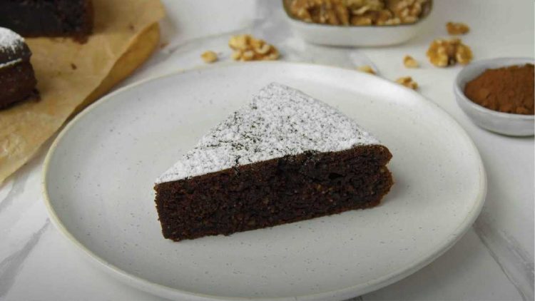 Walnuss-Schüttelkuchen mit Schokolade: Ohne Mixer!