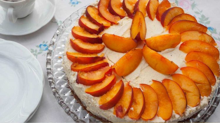 Westerwälder Rezepte - Fruchtig-cremige Nektarinentorte