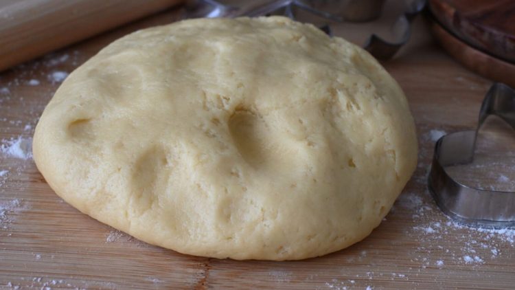 Wie man Großmutters Mürbeteig macht