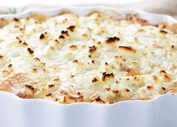 Würziges Kartoffelgratin mit Feta: Das griechische Rezept nach Omas Art