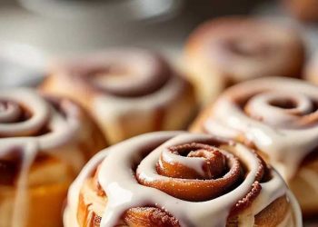Zimtschnecken ganz einfach selbst backen: So gelingen sie dir zu Hause