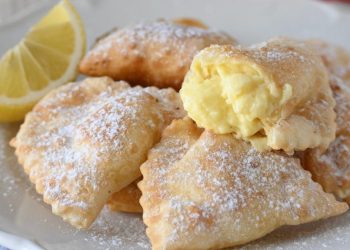 Chiacchiere mit Ricotta und Puddingcreme