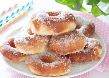 Hausgemachte Donuts in der Heißluftfritteuse