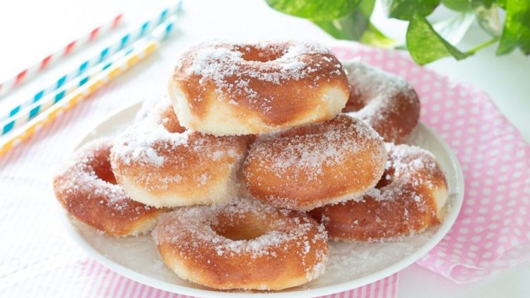 Hausgemachte Donuts in der Heißluftfritteuse