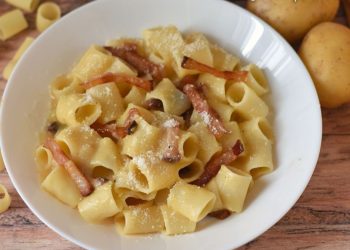 Pasta mit Kartoffelcreme und Guanciale