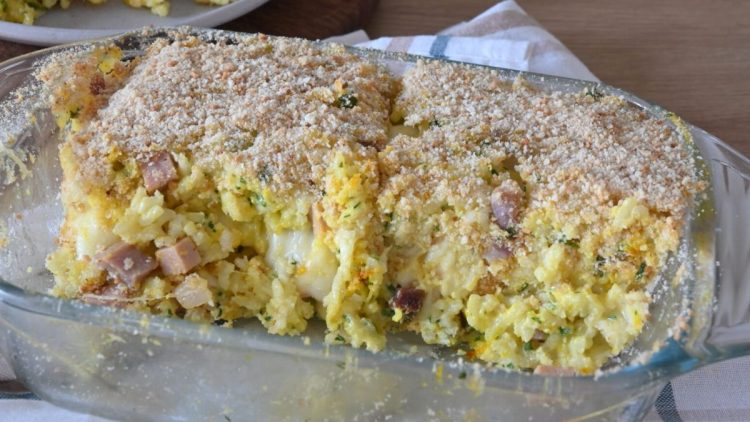 Pikanter Reisauflauf mit Mozzarella