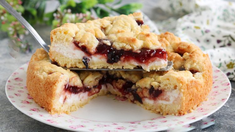 Ricotta Marmelade Streuselkuchen