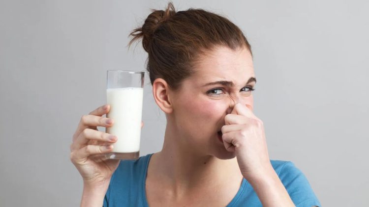 Abgelaufene Milch? Perfekt für die Haus- und Gartenreinigung!