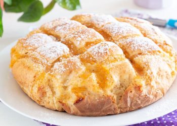 Fluffiger italienischer Marmeladenkuchen