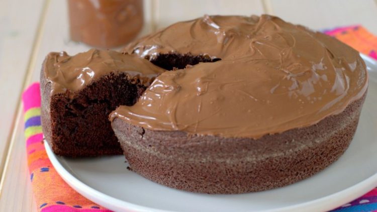 Fluffiger Schokokuchen