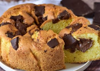Kuchen mit Schokostückchen