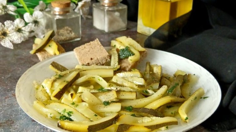Zucchini-Salat