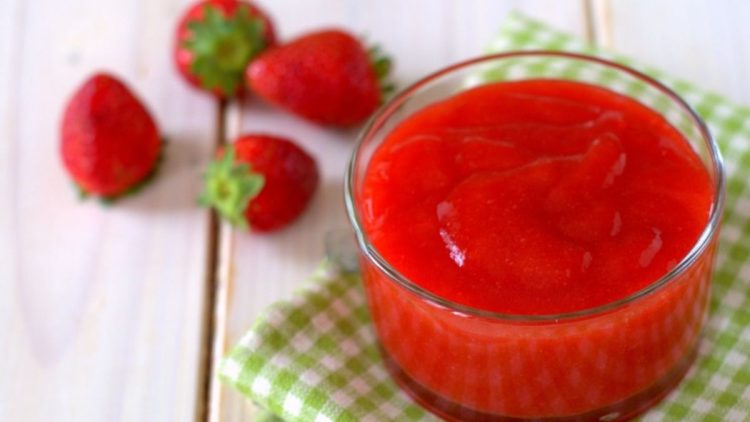 Eierfreie Erdbeercreme