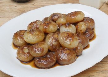 Eingelegte süß-saure Perlzwiebeln