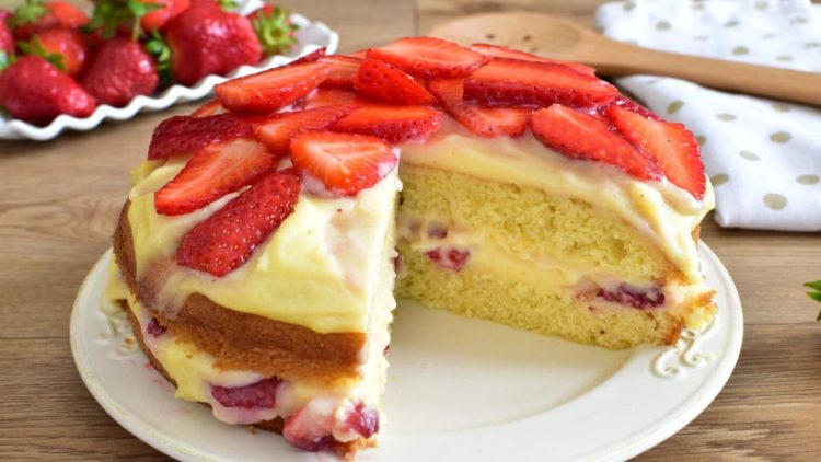 Erdbeer-Torte mit Englischer Creme