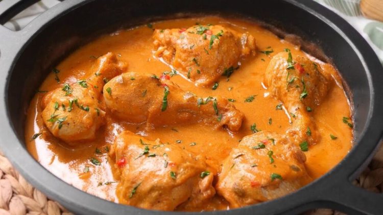 Geschmortes Hähnchen-Rezept mit Weinsoße