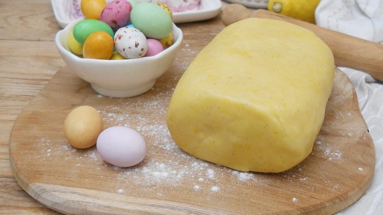 Italienischer Mürbteig für Osterkuchen