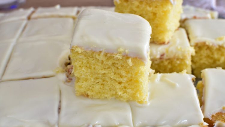 Zitronenkuchen mit Glasur
