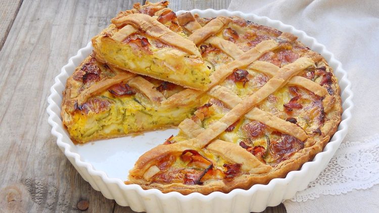 Zuchini mit Schinken und Käse in Blätterteig