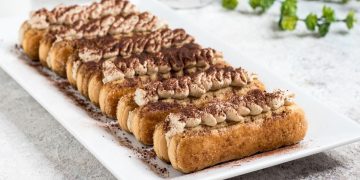 Cremiges Kaffeedessert mit Löffelbiskuits