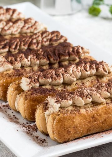Cremiges Kaffeedessert mit Löffelbiskuits