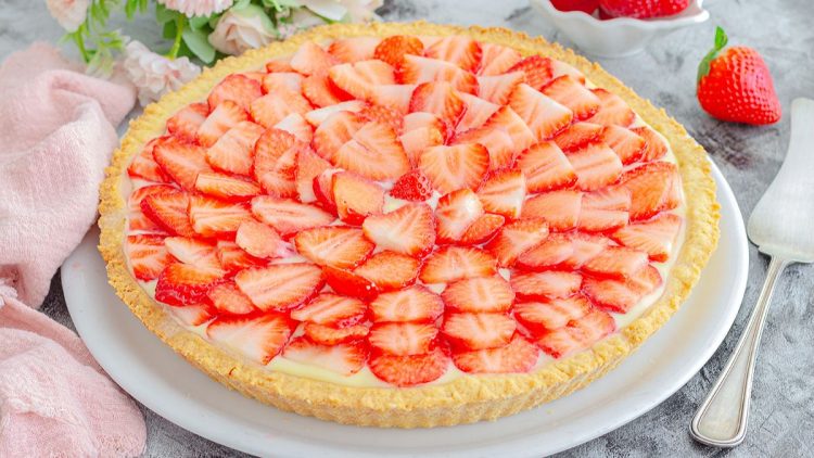 Erdbeer-Crostata mit Puddingfüllung
