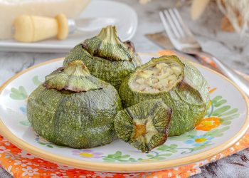 Gefüllt runde Zucchini