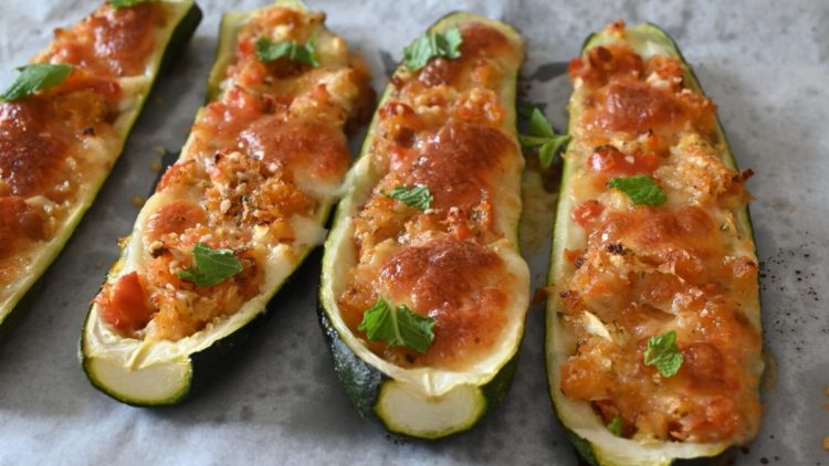 Italienische gefüllte Zucchini nach Art der Großmutter